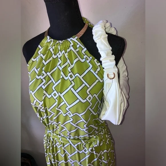 🔥NWT🔥 Vegan Leather Scrunch Handle Hobo Mini Tote/Crossbody in Chic White - Picture 12 of 14